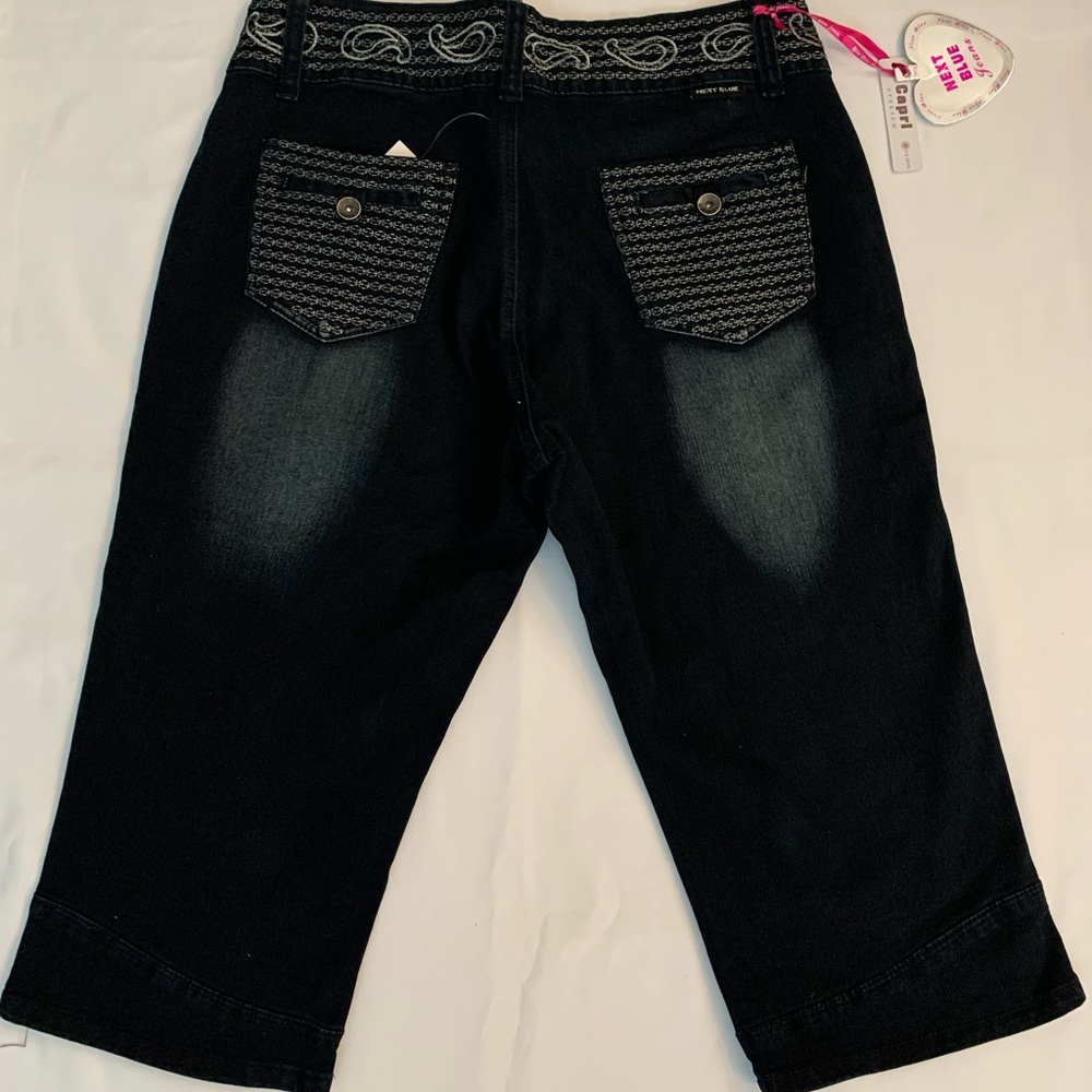 Women’s Black Embroidered Jeans - Picture 12 of 15